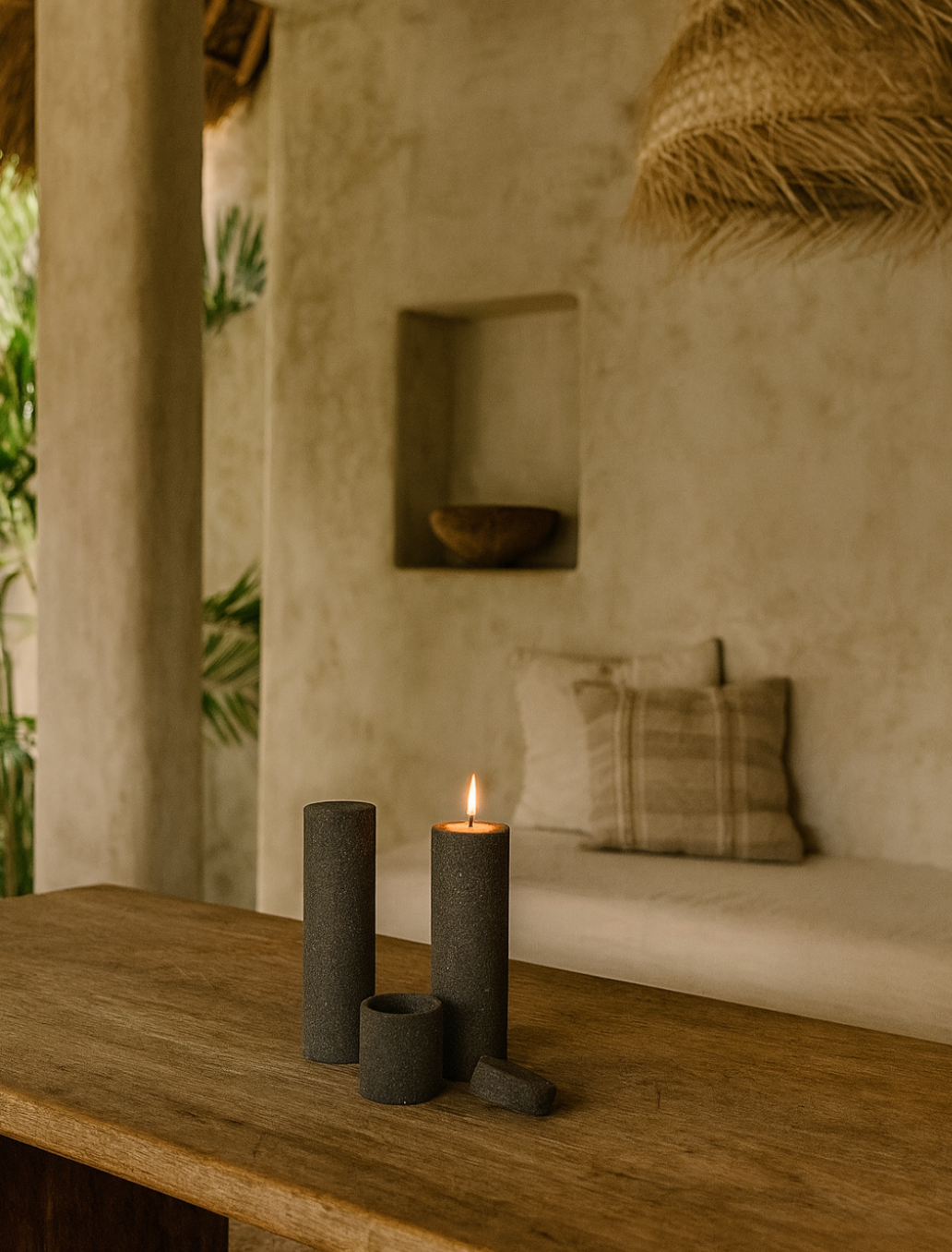 Kuro Candle Holders